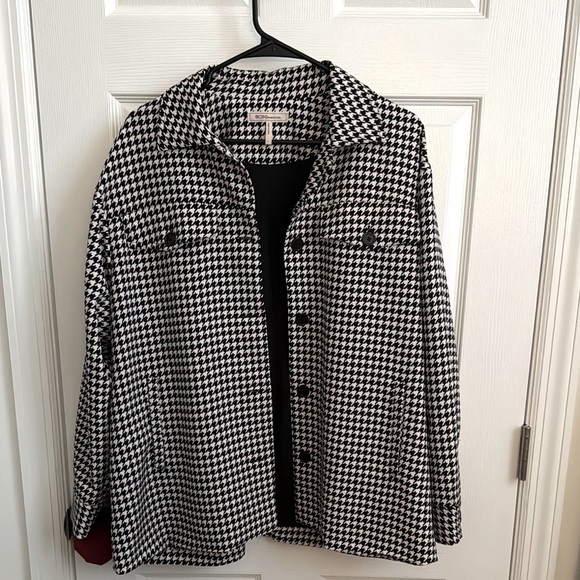 BCBGeneration Houndstooth Shacket - Picture 3 of 8